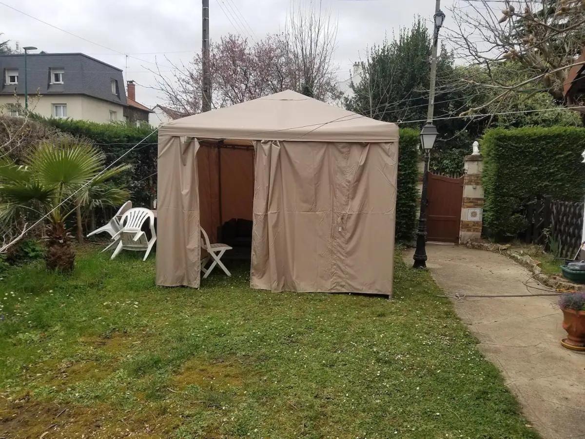 Normandy Cottage Gagny Exterior photo